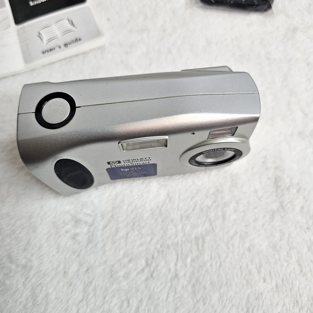 🖤Vintage HP PhotoSmart 215 1.3 MP Digital Camera With Box And Some Contents